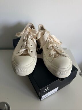 Converse Platform Cream Ribbon-Lace Low-Top Sneakers